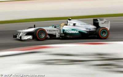 Red Bull, Mercedes, want 2012 Pirelli tyres return