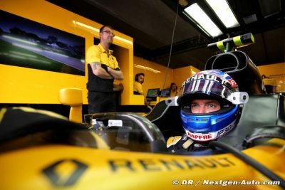 Palmer ’under pressure’ to deliver - Abiteboul