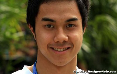 Mercedes en piste à Silverstone avec Jazeman Jaafar