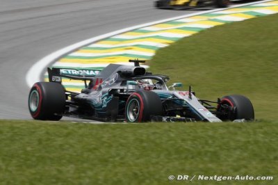 Hamilton takes pole position at Interlagos as Vettel runs into trouble