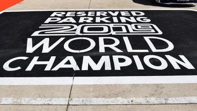 Anthony Hamilton et… Rosberg félicitent chaudement Lewis pour son 6e titre