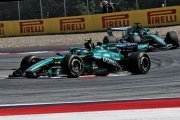 Aston Martin F1 finit à un tour de Williams, en mode apprentissage forcé