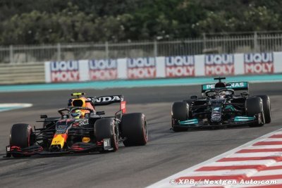 Verstappen s’incline devant ’la légende’ Pérez&nbsp;: Sans lui, j’aurais perdu le titre