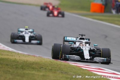 Ferrari still ’at eye level’ - Hamilton