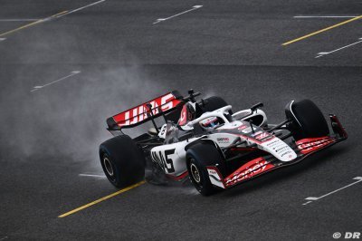 Grosjean returns to F1, Magnussen reflects on life