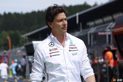 Mercedes F1 ’n’écarte pas’ Newey mais ’n’attend pas un messie’