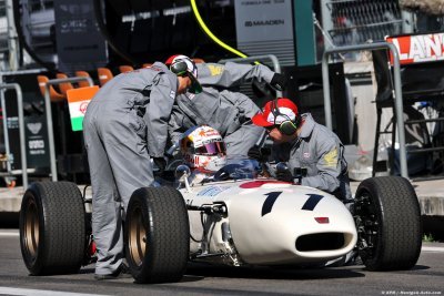 Honda urges Red Bull to keep Tsunoda for 2026