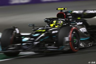 Hamilton&nbsp;: Changer de pontons pourrait rendre la W14 ’plus lente’