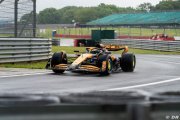 McLaren, Williams et Haas F1 en action sous la pluie pour Pirelli à Silverstone