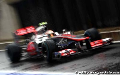 Free 2: Lewis Hamilton fastest in rain struck practice at Budapest