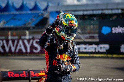 Lindblad remercie Verstappen pour sa disponibilité et ses conseils