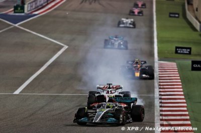 Mercedes F1 trop lente en ligne droite à cause de son aileron arrière massif&nbsp;?