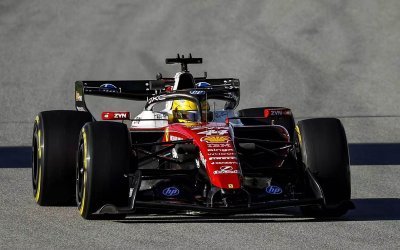 Hamilton et Leclerc confient leurs impressions de la Ferrari SF-26 sur le sec