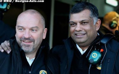 Team Lotus&nbsp;: Fernandes met ses ingénieurs sous pression