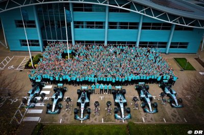 Les dirigeants de Mercedes félicitent Hamilton et l’équipe 