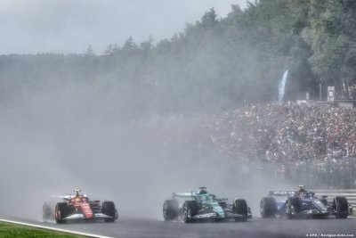 La FIA a-t-elle lancé la course trop tard au GP de Belgique&nbsp;?