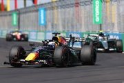 Red Bull : Verstappen veut confirmer les progrès, Hadjar a hâte de se relancer à Bakou