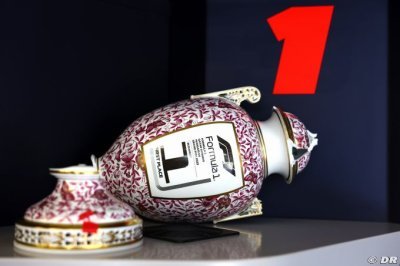 Manufacturer to replace smashed Verstappen trophy