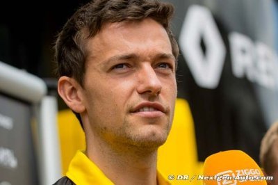 Palmer dismisses Renault axe rumours