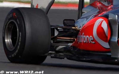 McLaren retire les échappements bas de la MP4-25