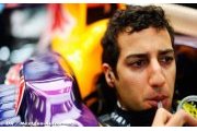 Ricciardo 'surprised' by Lotus' Renault struggle