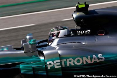 No hurry to sign new Bottas deal - Wolff