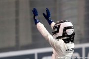 Wolff et Zetsche félicitent Bottas pour sa fin de saison