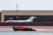Verstappen bat les Mercedes F1 pour la pole position en France