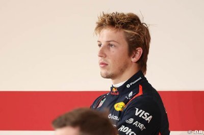 Lawson must accept Verstappen is ’unbeatable’