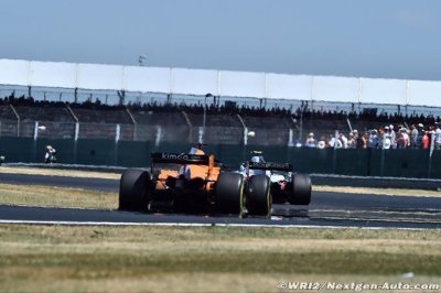 Pour Magnussen, Alonso se plaint autant que Neymar
