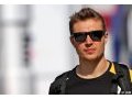 Sirotkin to continue as reserve driver for Renault this year
