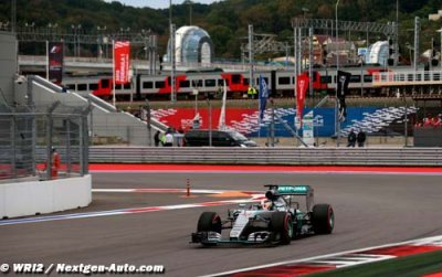 Sotchi&nbsp;: Hamilton gagne, Mercedes titrée sur tapis vert&nbsp;!