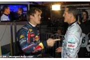 Vettel reçoit les félicitations de Schumacher