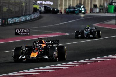 Troisième, Verstappen se dit ’encore un peu loin’ des pilotes McLaren F1