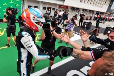 Nuit blanche pour Ocon, qui a pris le temps de fêter sa victoire avec Alpine F1