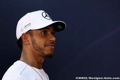 Hamilton open to Mercedes team orders but...