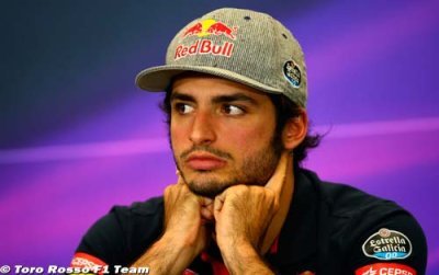 Sainz denies announcing Ferrari engine deal