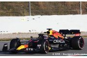 Red Bull dévoile enfin sa RB18 en piste à Barcelone