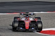 Ferrari vit des débuts 'encourageants' mais 'il est trop tôt' pour parler de hiérarchie