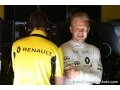 No 'negative pressure' at Renault - Magnussen