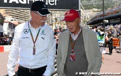 Le grand patron de Mercedes met aussi la pression sur Hamilton et Rosberg