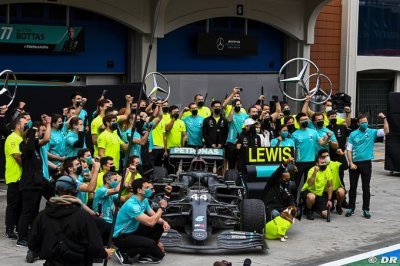 Daimler ’not stopping’ Mercedes F1 project