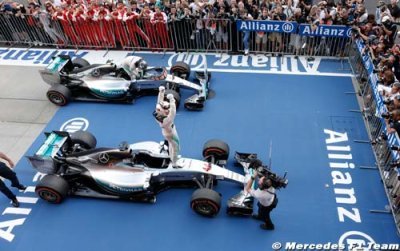 Wolff amusé par la guerre psychologique entre ses deux pilotes