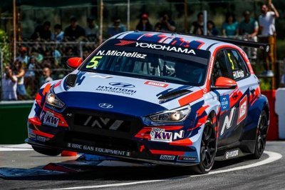 Vila Real, Race 1: Michelisz storms the streets for WTCR glory