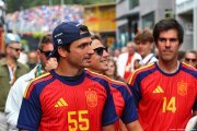 Coupe du Monde de foot : le succès de l'Espagne inspire Alonso et Sainz…