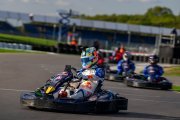 Verstappen peut-il vraiment dépasser 100 karts en 30 tours ? La réponse aujourd'hui !