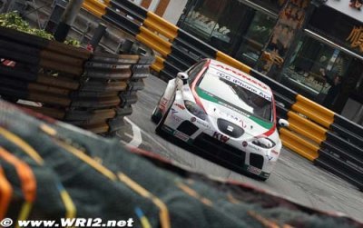 André Couto at Macau in a Sunred car 