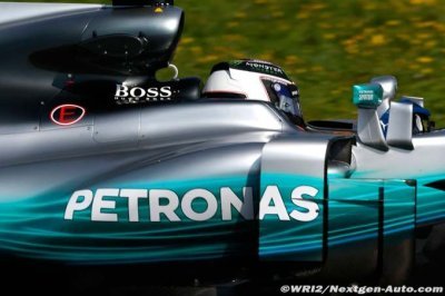 Mercedes réfute les rumeurs d’un mélange entre carburant et huile