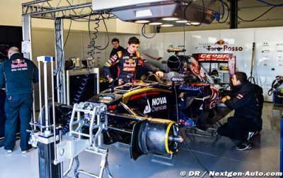 Graham Watson a étudié le règlement sportif pour Toro Rosso