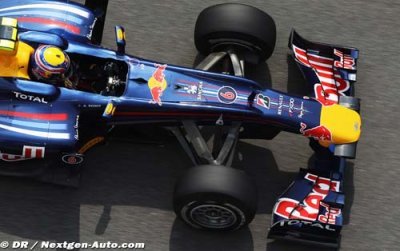 Webber signs with Red Bull for 2011